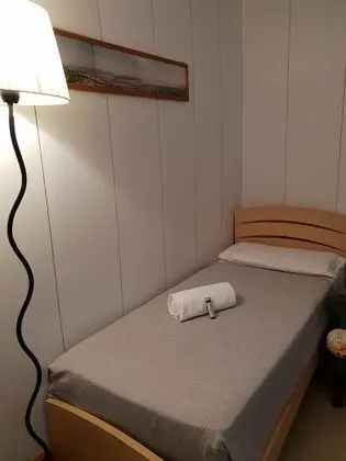 Üç Kişilik Oda, Ortak Banyo