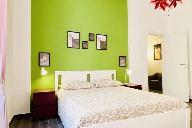 Apart Daire, 3 Yatak Odası (stair access only)