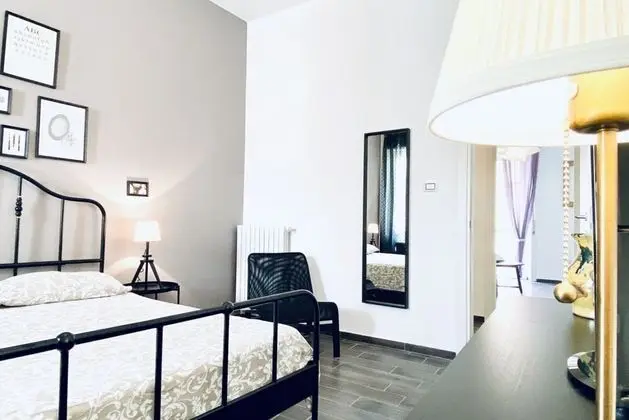 Apart Daire, 3 Yatak Odası (stair access only)