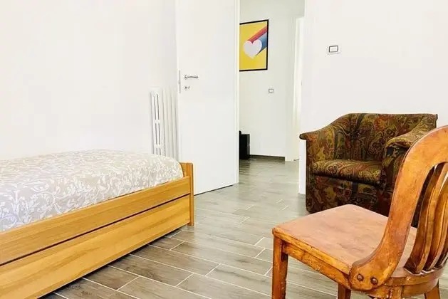 Apart Daire, 3 Yatak Odası (stair access only)