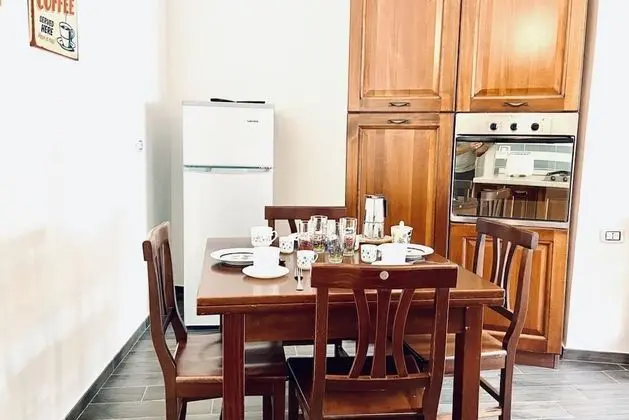 Apart Daire, 3 Yatak Odası (stair access only)