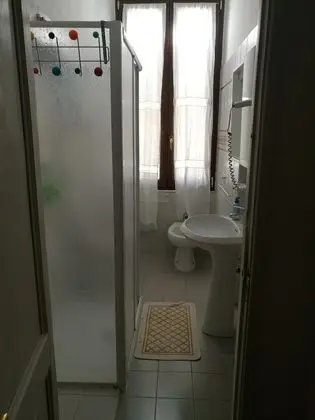 Standard Tek Büyük Yataklı Oda, Ortak Banyo