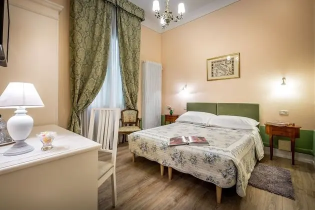 Büyük Yataklı Tek Kişilik Oda, Özel Banyo