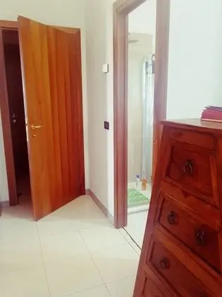 Economy Tek Büyük Yataklı Oda, Ortak Banyo, Kanal Manzaralı