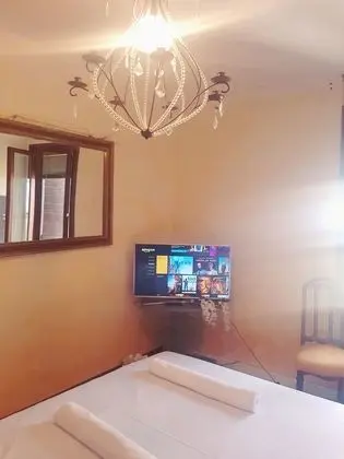 Economy Tek Büyük Yataklı Oda, Ortak Banyo, Kanal Manzaralı