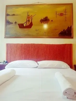 Economy Üç Kişilik Oda, Ortak Banyo, Kanal Manzaralı