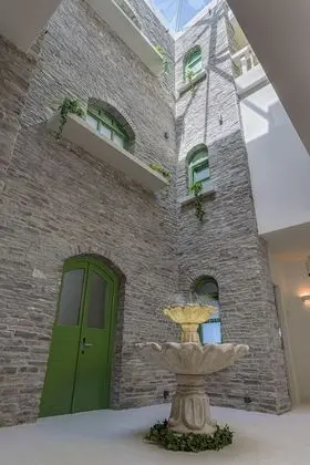 Manoglia Suite