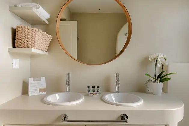 Manoglia Suite