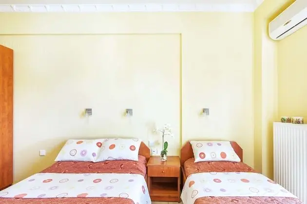 Üç Kişilik Oda, Sigara İçilmez, Balkon