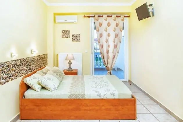Üç Kişilik Oda, Sigara İçilmez, Balkon
