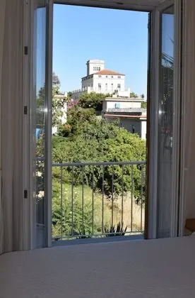 Tek Büyük Yataklı Oda, Balkon