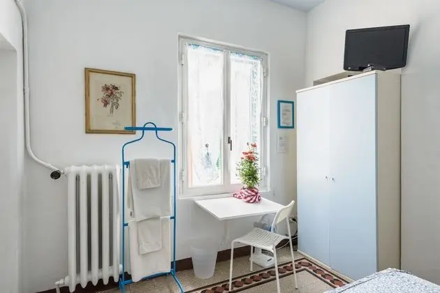 Tek Büyük Yataklı Oda, Ortak Banyo
