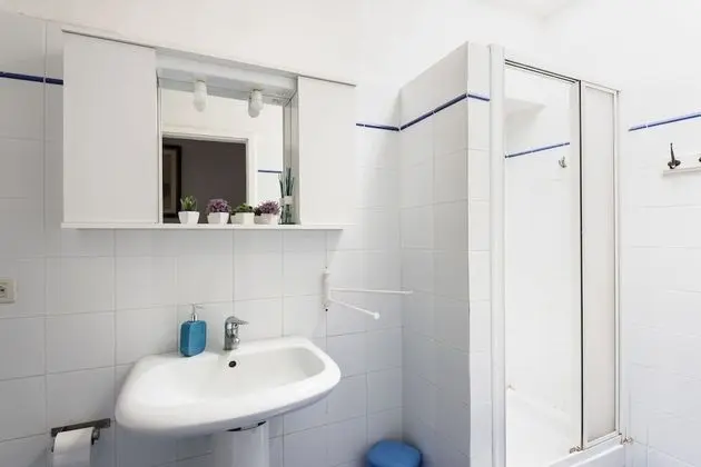 Tek Büyük Yataklı Oda, Ortak Banyo