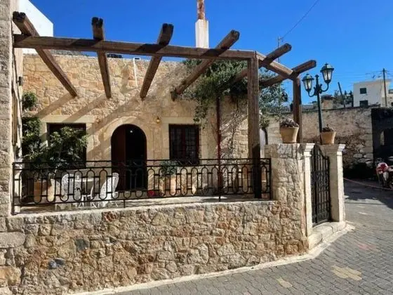 Dört Kişilik Oda, Avlu Manzaralı