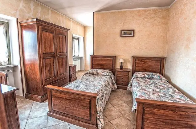 Oda, 2 Tek Kişilik Yatak, Dağ Manzaralı