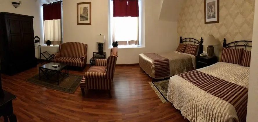 Family Tek Büyük Yataklı Oda