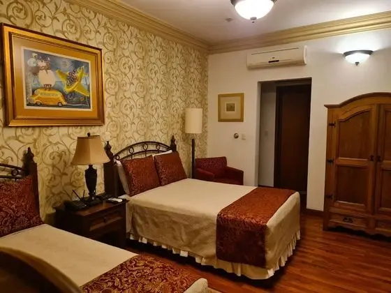 Family Tek Büyük Yataklı Oda