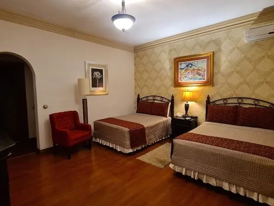 Family Tek Büyük Yataklı Oda