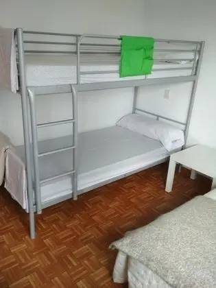Üç Kişilik Oda, Ortak Banyo (1)