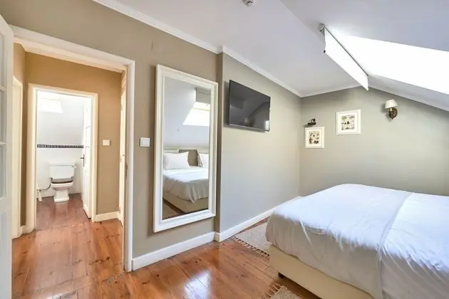 Premium Tek Büyük Yataklı Oda