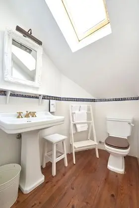 Premium Tek Büyük Yataklı Oda