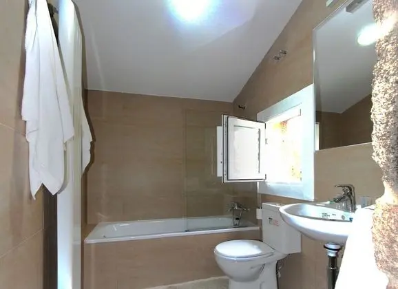 Superior Tek Büyük Yataklı Oda, 1 Çift Kişilik Yatak, Banyolu/Duşlu, Bahçe Manzaralı (101 Claustro)