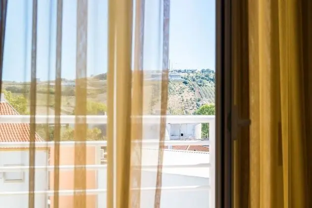 Tek Büyük veya İki Ayrı Yataklı Oda (Extra Bed)