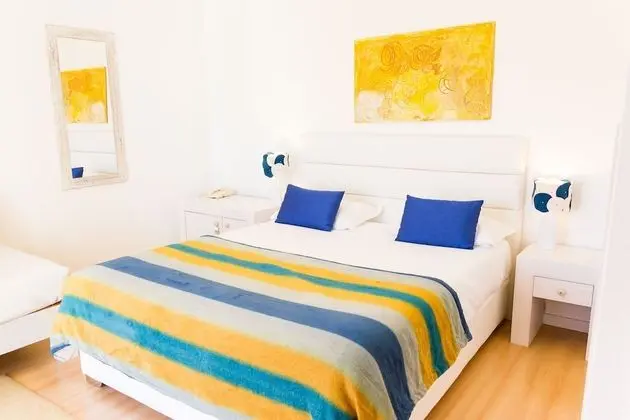 Tek Büyük veya İki Ayrı Yataklı Oda (Extra Bed)