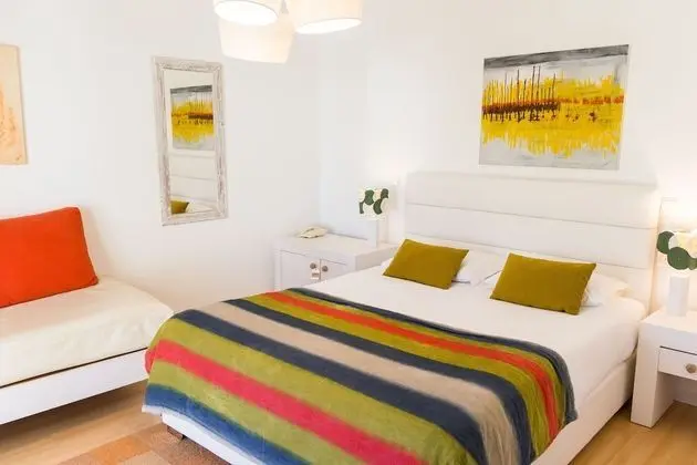 Tek Büyük veya İki Ayrı Yataklı Oda (Extra Bed)