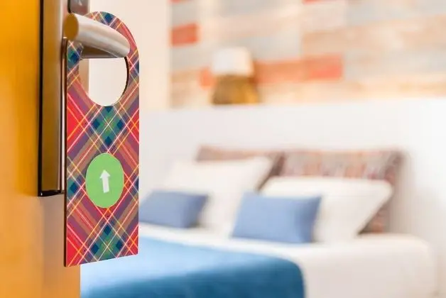 Tek Büyük veya İki Ayrı Yataklı Oda (Extra Bed)