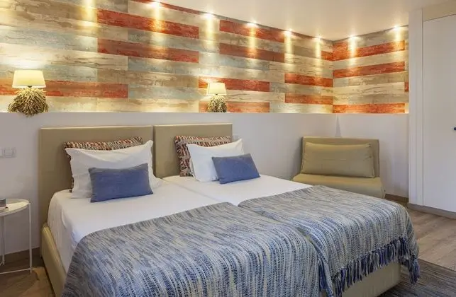 Tek Büyük veya İki Ayrı Yataklı Oda (Extra Bed)