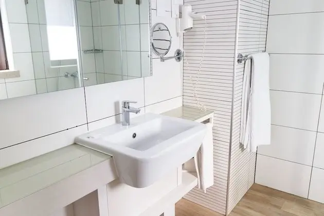 Tek Büyük Yataklı Oda, Balkon (Monastery View)