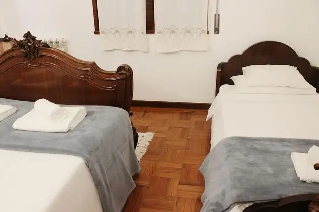 Basic Üç Kişilik Oda, Avlu Manzaralı