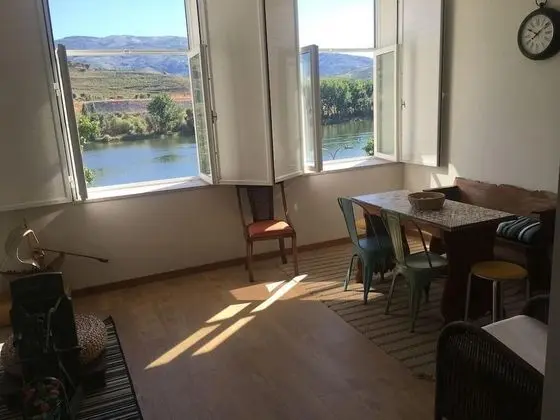 Süit, Nehir Manzaralı