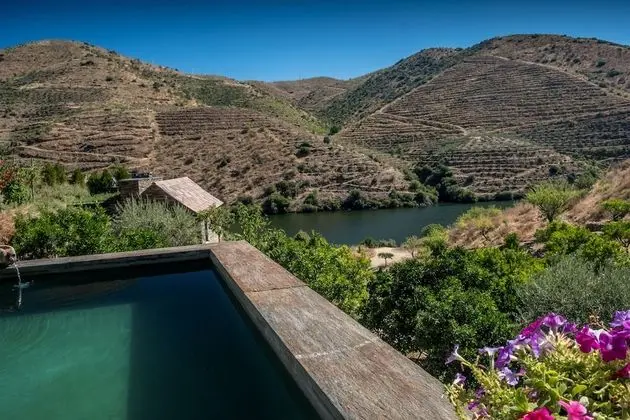 Deluxe Tek Büyük veya İki Ayrı Yataklı Oda, Balkon, Nehir Manzaralı