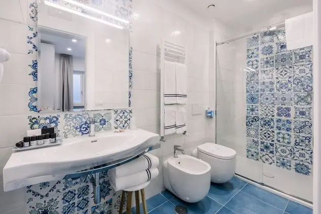 Superior Tek Büyük veya İki Ayrı Yataklı Oda