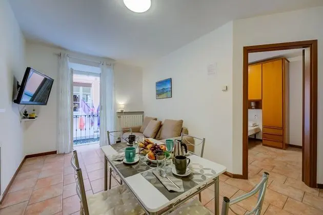 Standard Apart Daire, 1 En Büyük (King) Boy Yatak ve Çekyat (Casa Dolce Casa Stresa 50mt from lake)