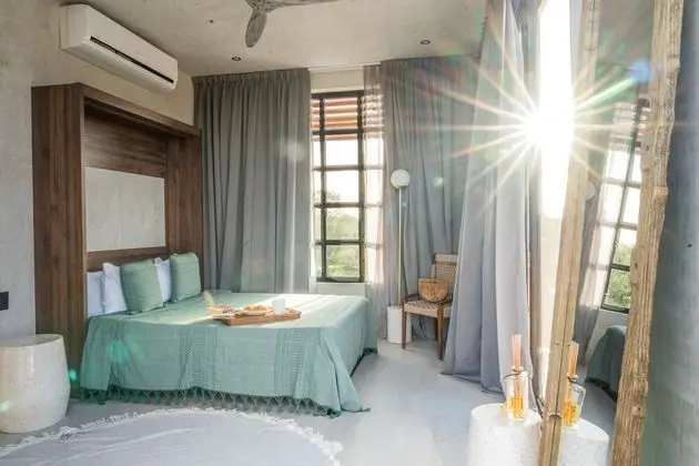 Luxury Ev (Tulum)