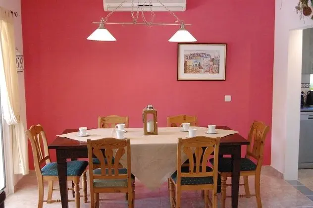 Ev, 3 Yatak Odası, Engellilere Uygun, Sigara İçilebilir