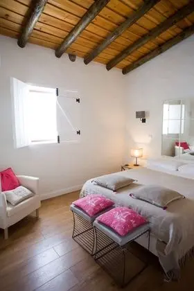 Büyük Yataklı Tek Kişilik Oda