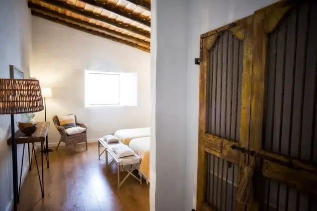 Büyük Yataklı Tek Kişilik Oda