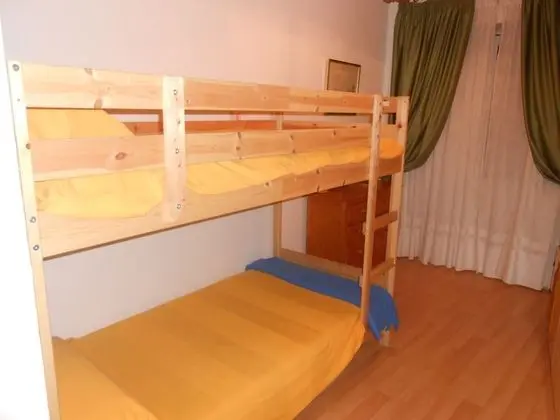 Üç Kişilik Oda, Ortak Banyo, Şehir Manzaralı