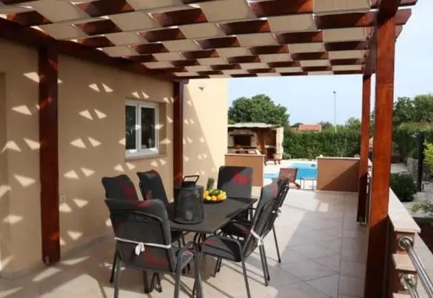 Family Ev, Birden Çok Yatak, Bahçeli (Casa Duje With Lovely Pool)