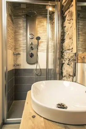 Traditional Tek Büyük veya İki Ayrı Yataklı Oda