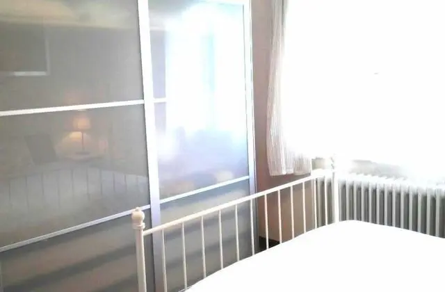 İki Ayrı Yataklı Oda, Ortak Banyo