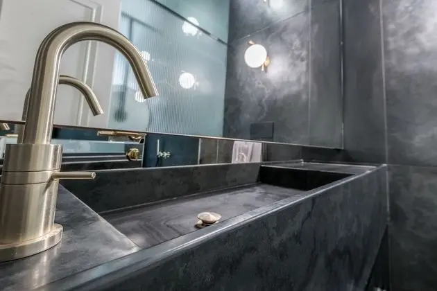 Suite 9 - Old Theatre Suite