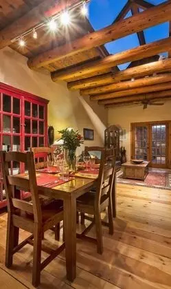 Ev (Casa Encantador - True Santa Fe Flavo)