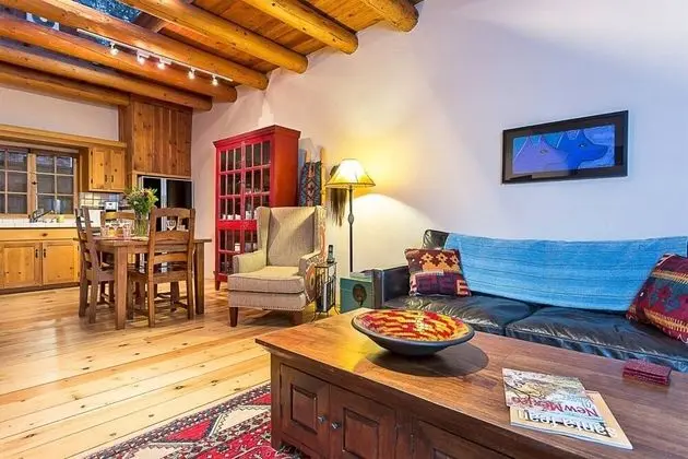Ev (Casa Encantador - True Santa Fe Flavo)