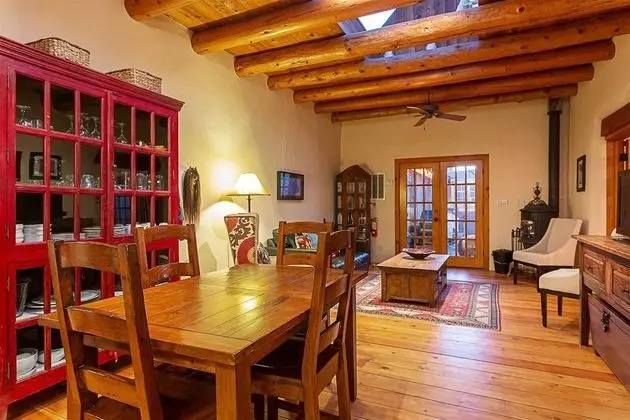 Ev (Casa Encantador - True Santa Fe Flavo)