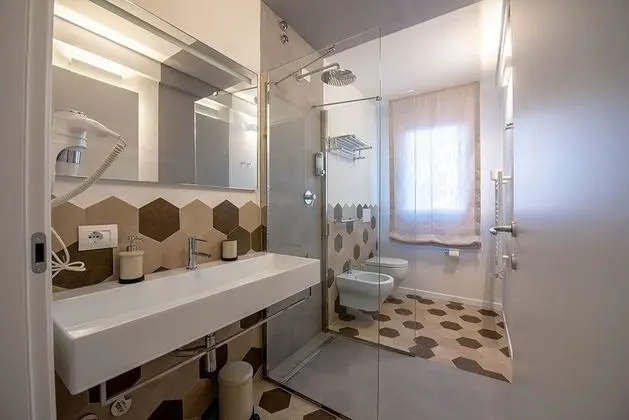 Deluxe Tek Büyük veya İki Ayrı Yataklı Oda, Özel Banyo